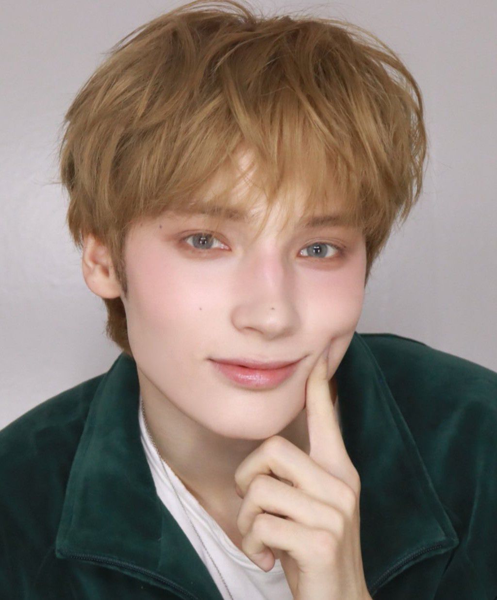 Behind-the-scenes cut of HueningKai (TOMORROW X TOGETHER)