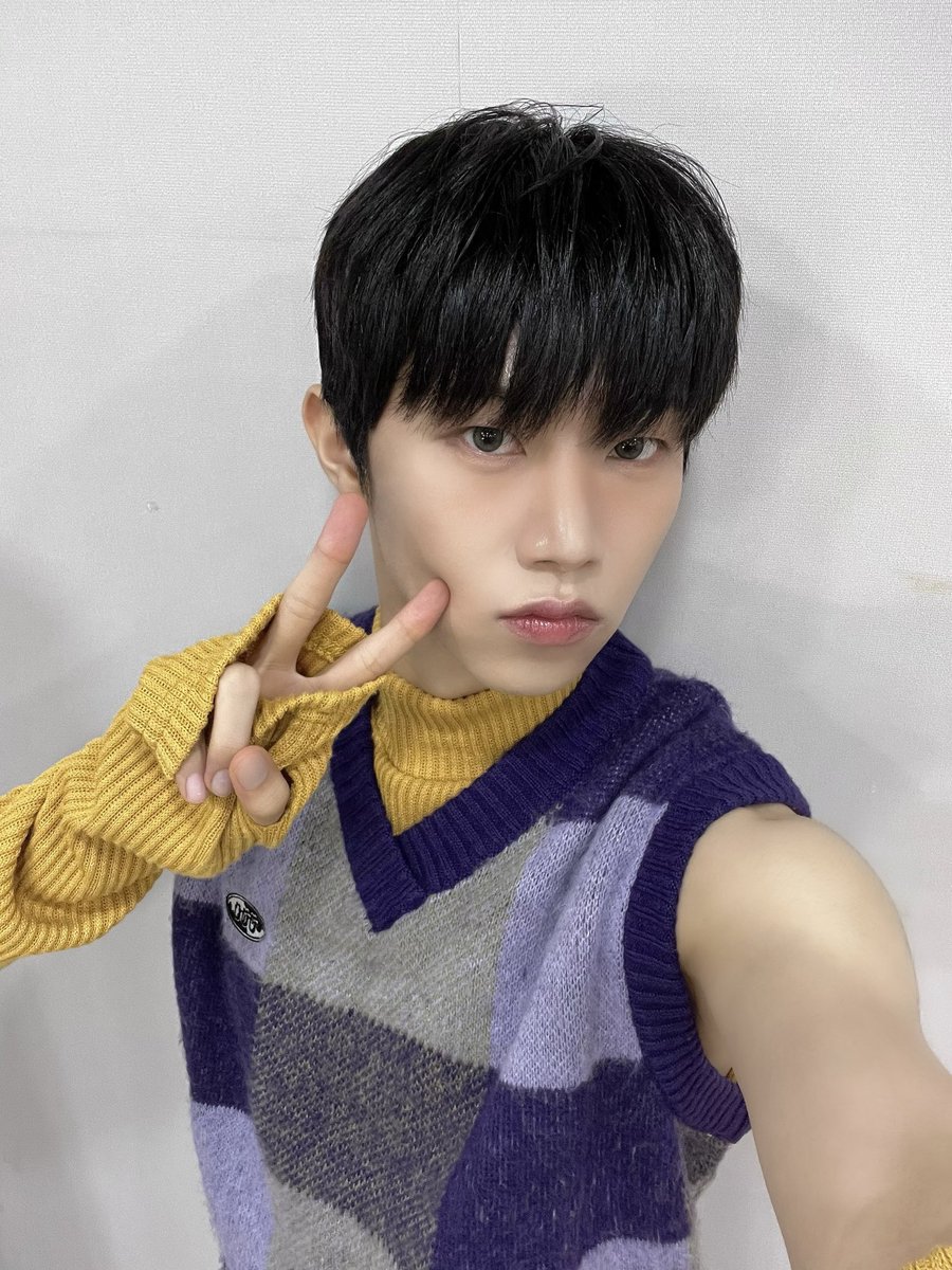 Behind-the-scenes cut of Xikers