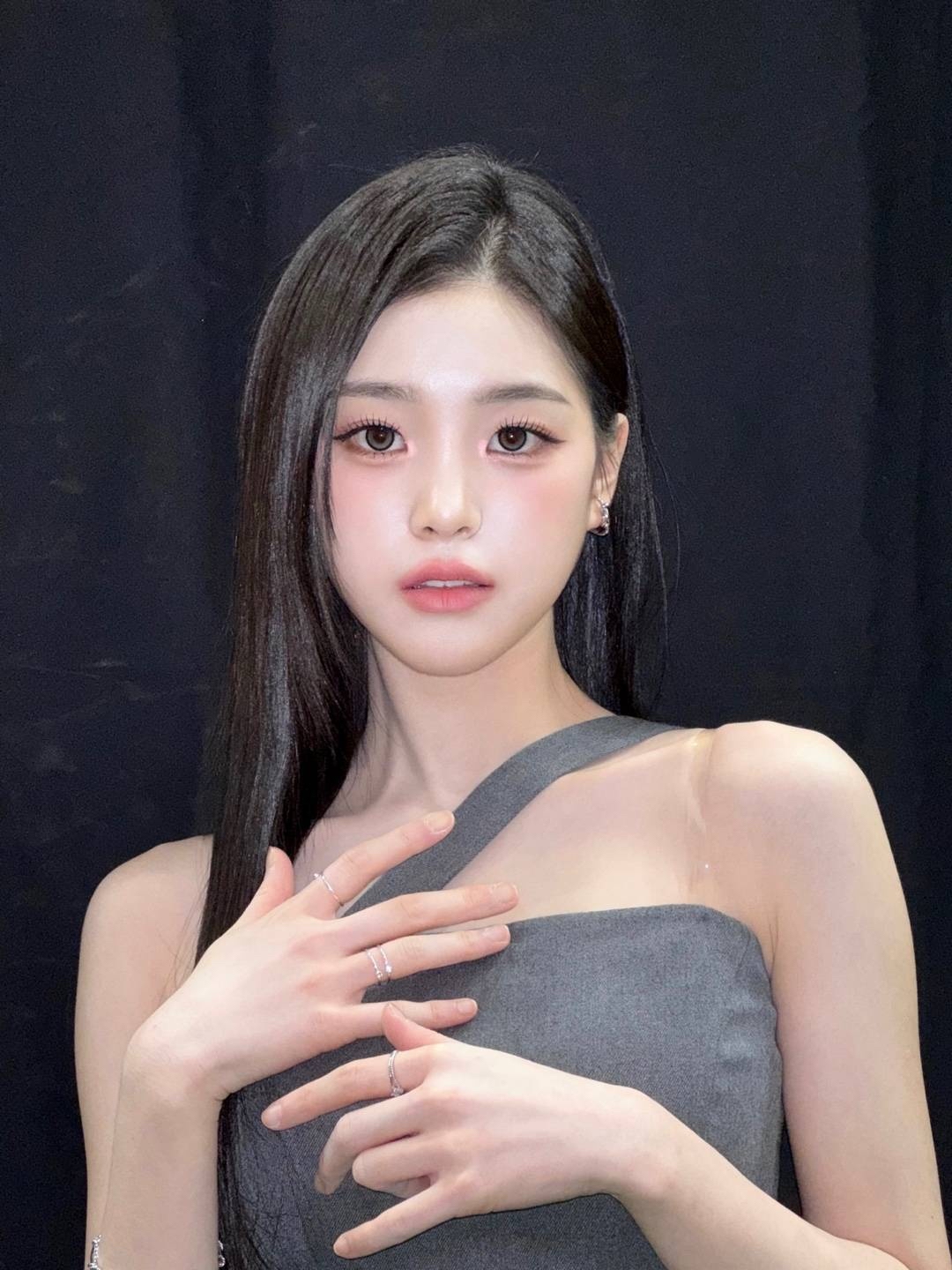 Behind-the-scenes cut of Jiyeon (tripleS)