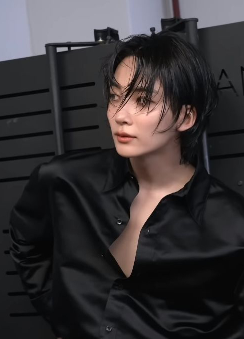 Latest photo of Jeonghan (SEVENTEEN)
