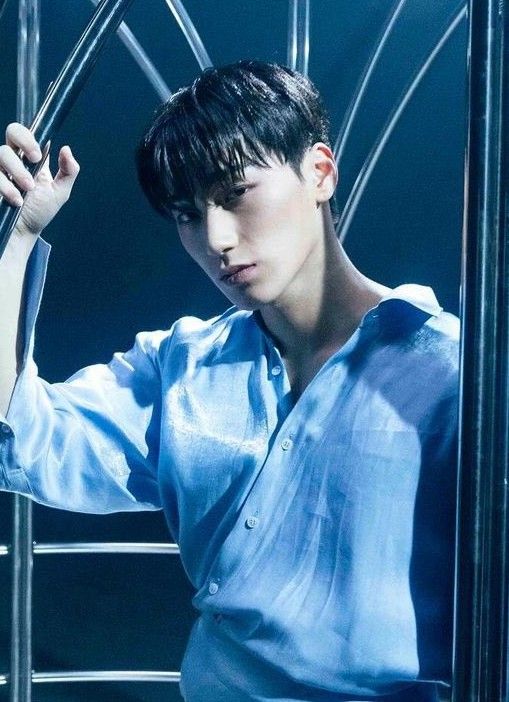 A moment captured by San (ATEEZ)'s fan
