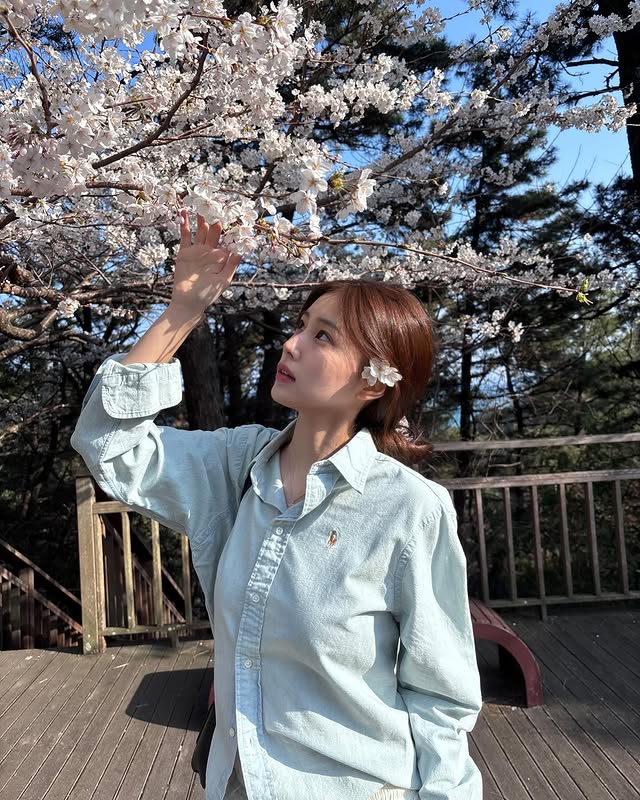 Recent activity shot of Kang Hyewon