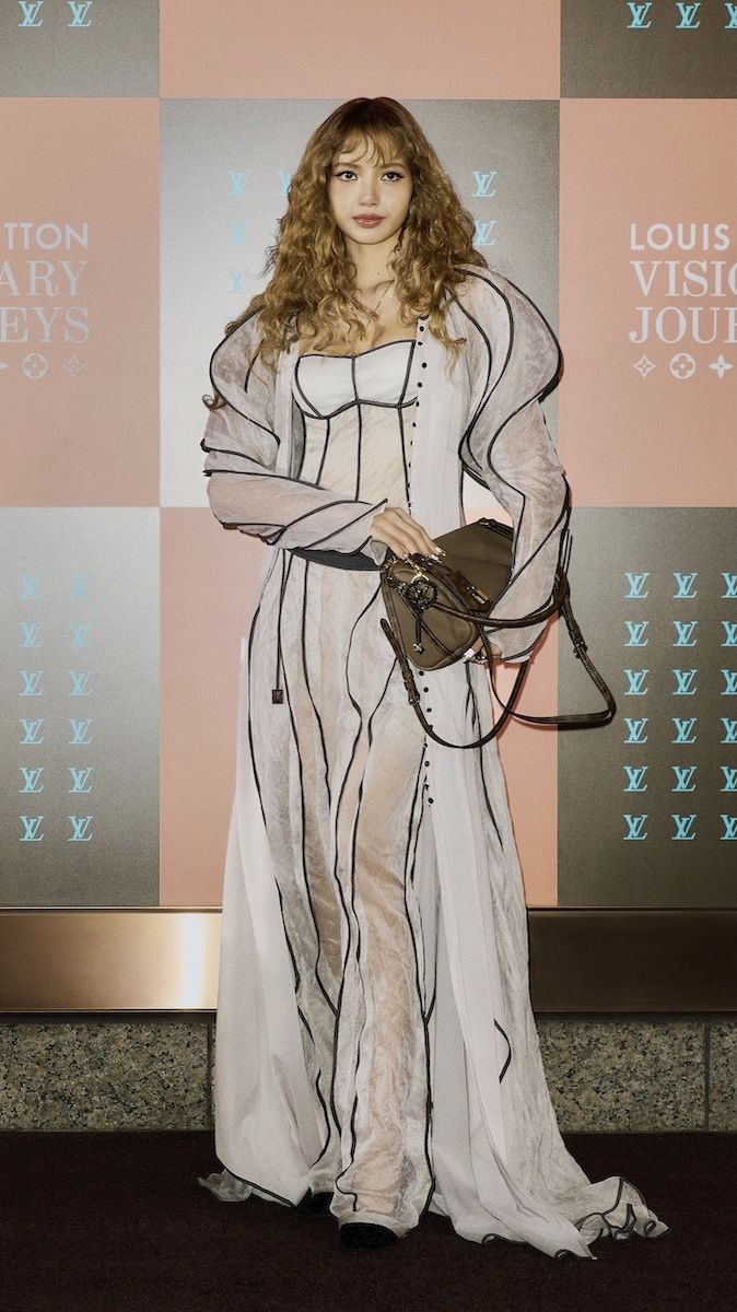 Behind-the-scenes cut of Lisa (BLACKPINK)