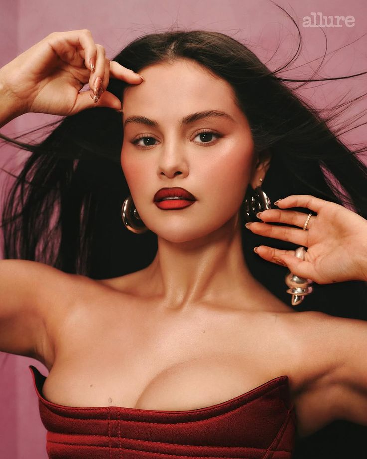 Behind-the-scenes cut of Selena Gomez