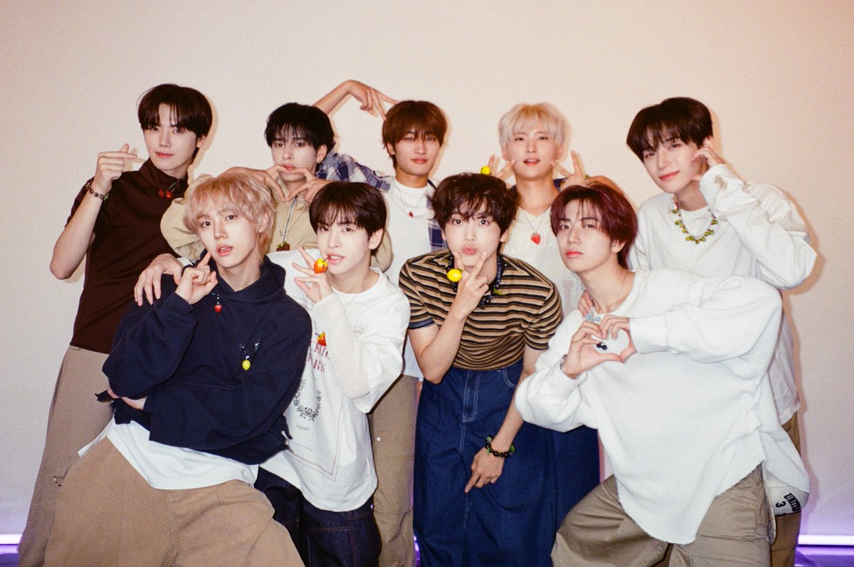 Behind-the-scenes cut of CRAVITY