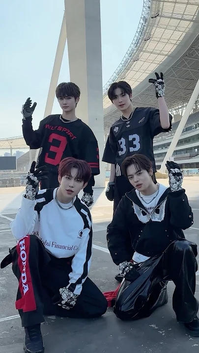 A heartfelt wallpaper shared by Zhou Anxin (ALPHA DRIVE ONE)'s fans