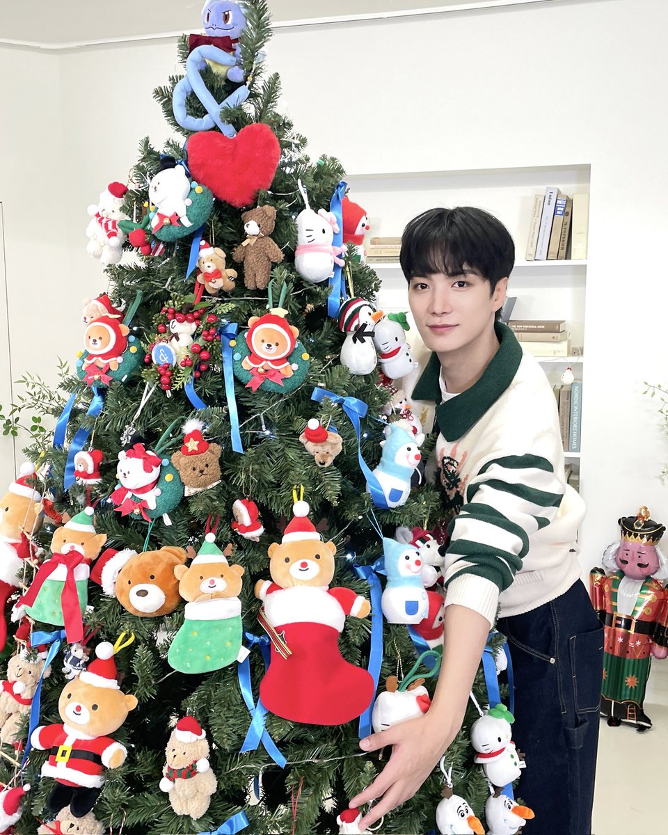 A moment captured by Kim Jonghyeon's fan