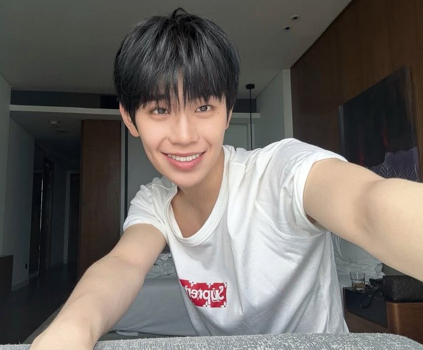 Recent activity shot of Kim Taerae (ZEROBASEONE)