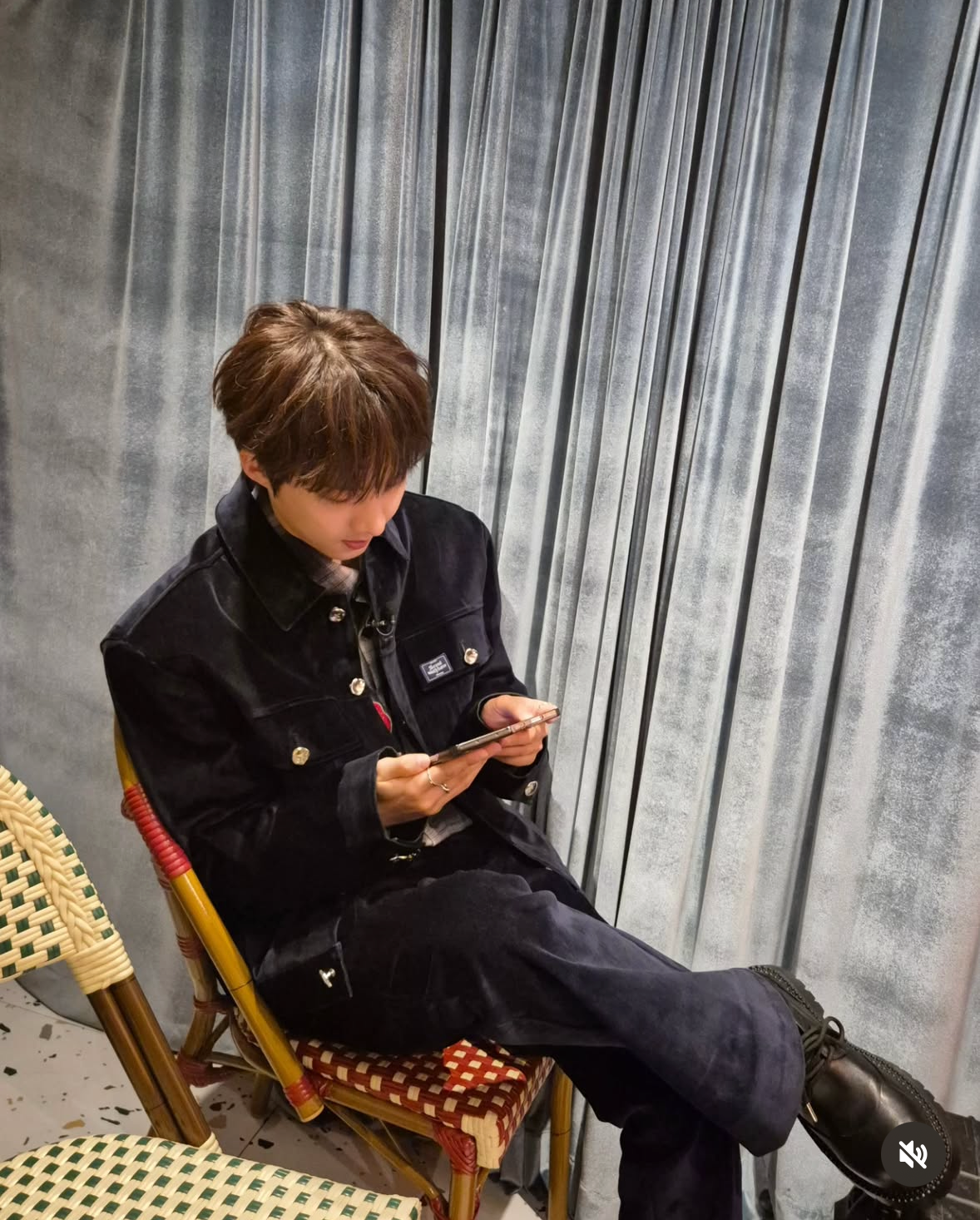 Recent activity shot of Hui (PENTAGON)