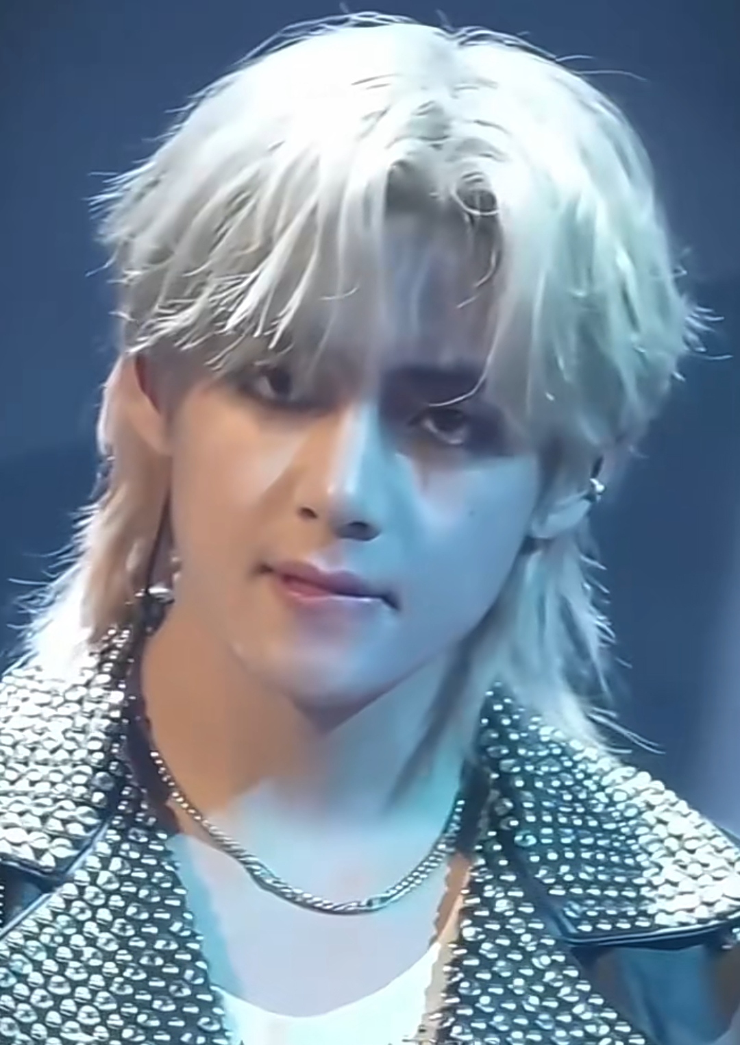 뷔 (방탄소년단)의 비하인드 컷