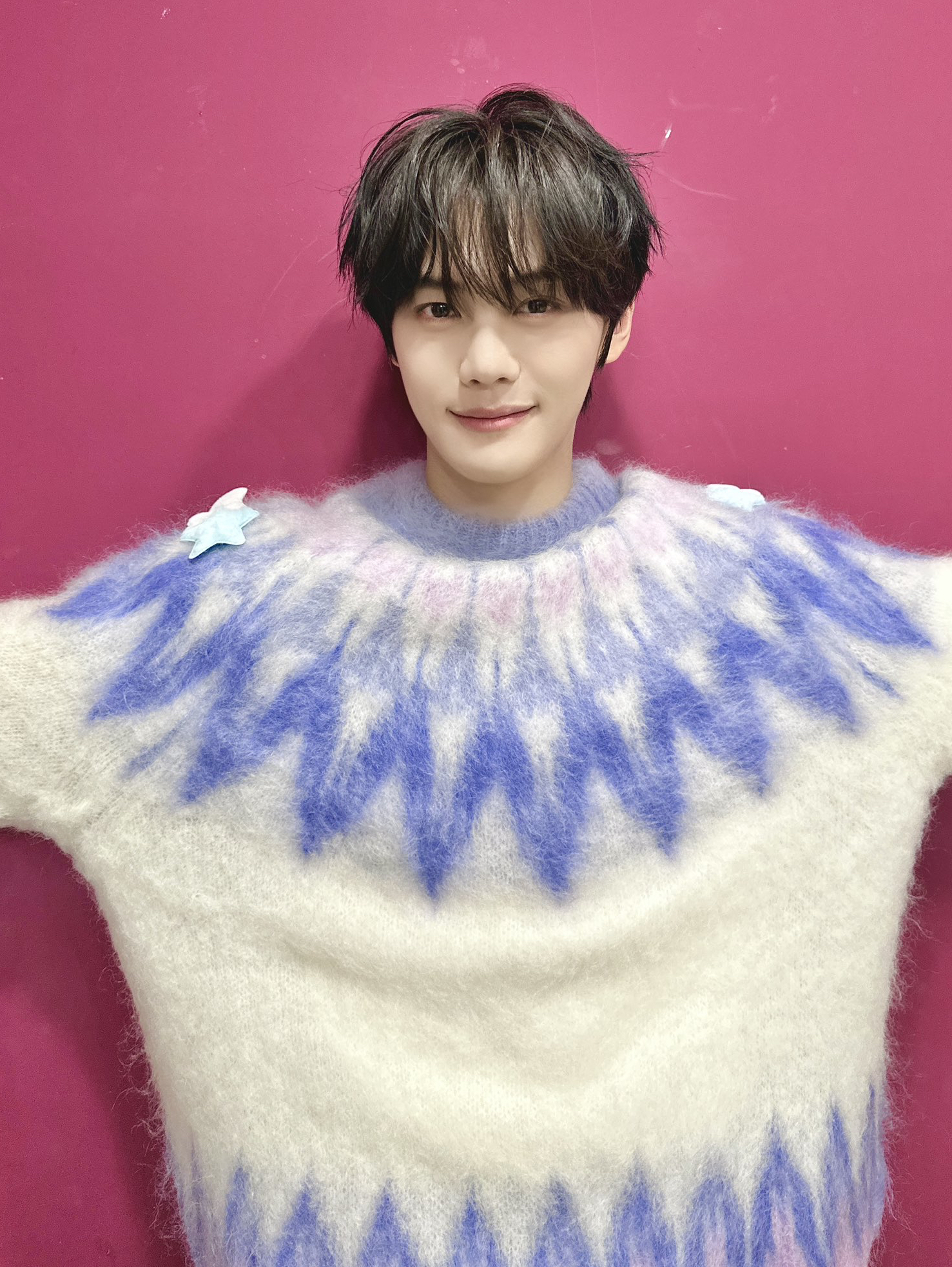 A moment captured by Kim Gyuvin (ZEROBASEONE)'s fan