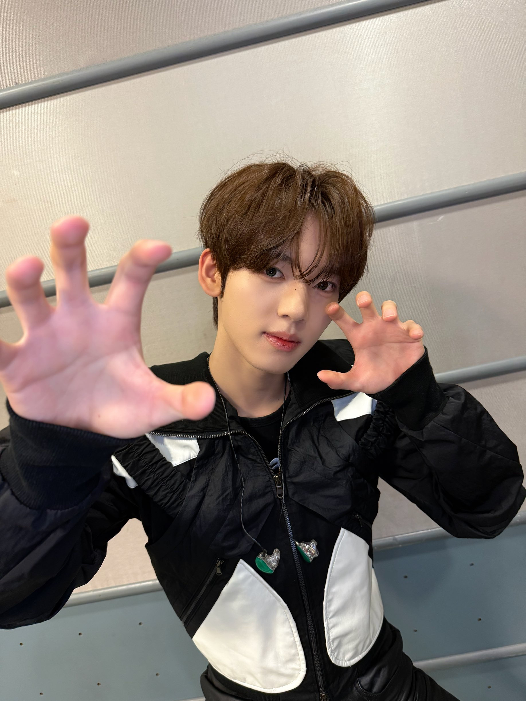 Foto terbaru Han Yujin (ZEROBASEONE)