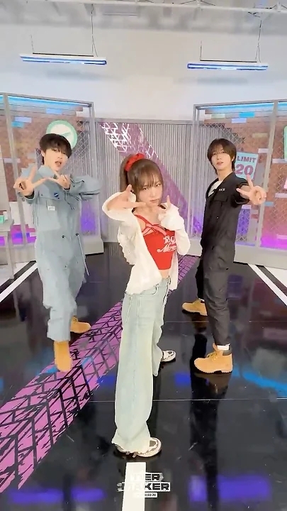 Latest photo of Hyeongjun (CRAVITY)