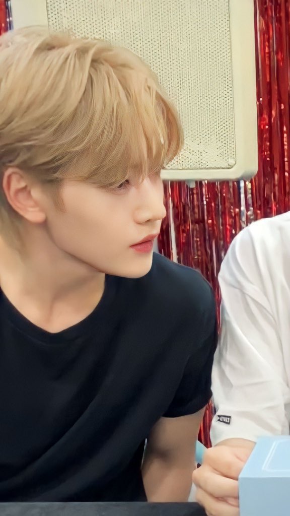 Recent activity shot of Seok Matthew (ZEROBASEONE)