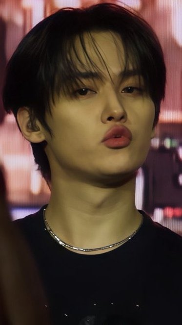 A moment captured by Lee Know (Stray Kids)'s fan