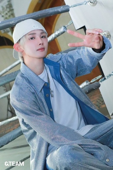 Recent activity shot of Jo (&TEAM)