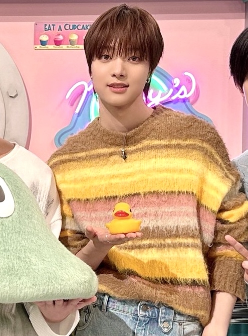 Momen yang diabadikan oleh penggemar EJ (&TEAM)