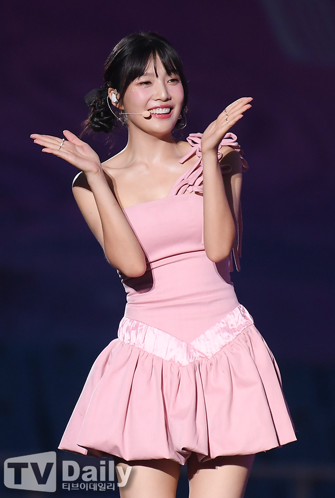 Recent activity shot of Joy (Red Velvet)