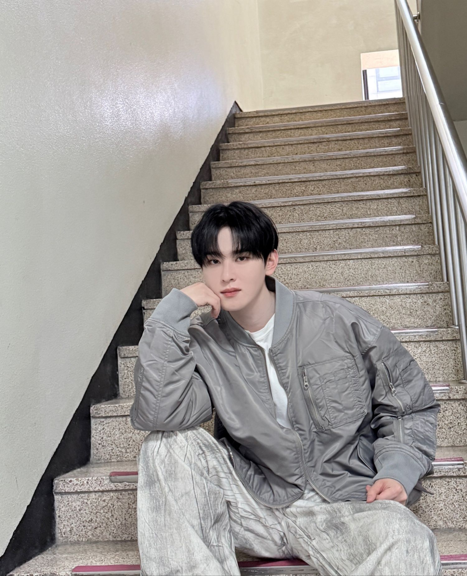 Behind-the-scenes cut of Hyunsik (XODIAC)