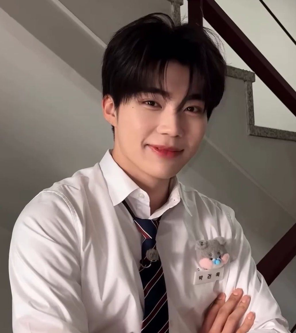 A moment captured by Park Gunwook (ZEROBASEONE)'s fan