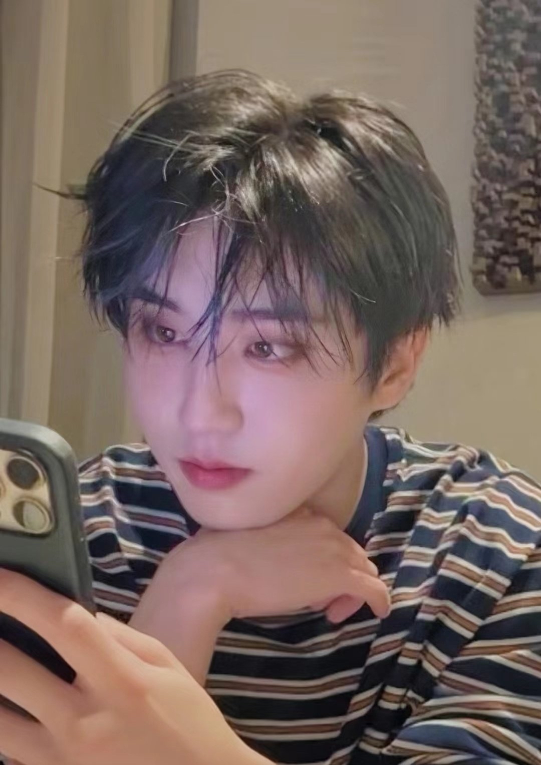 Behind-the-scenes cut of HAN (Stray Kids)