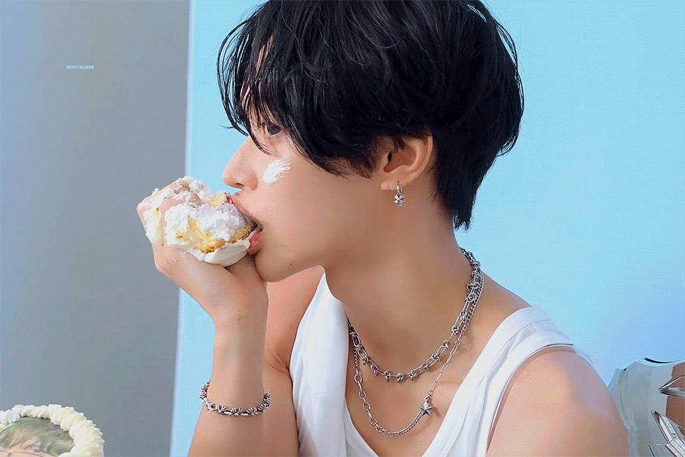 Behind-the-scenes cut of RIIZE
