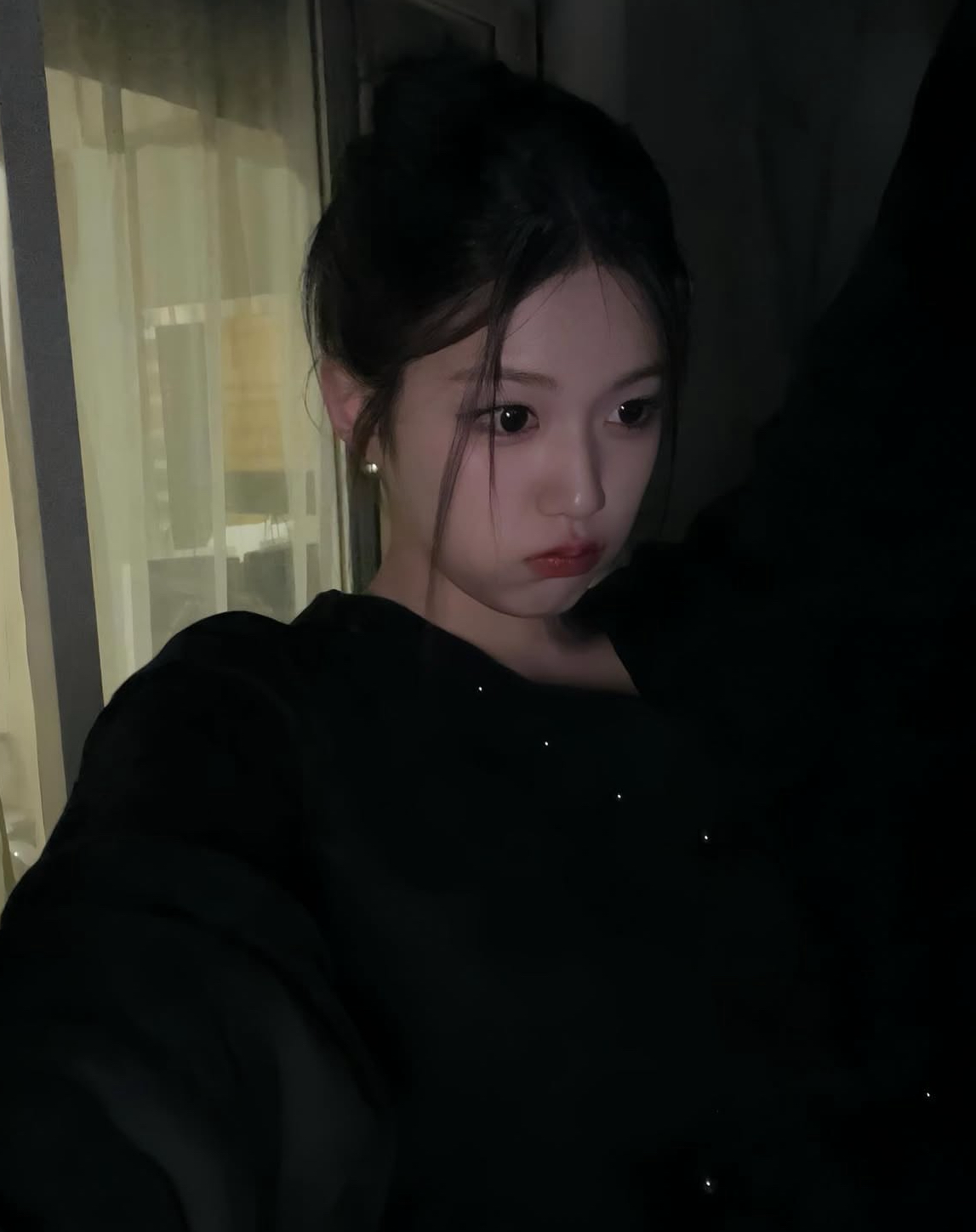 A moment captured by Yoon Jiyoon (izna)'s fan