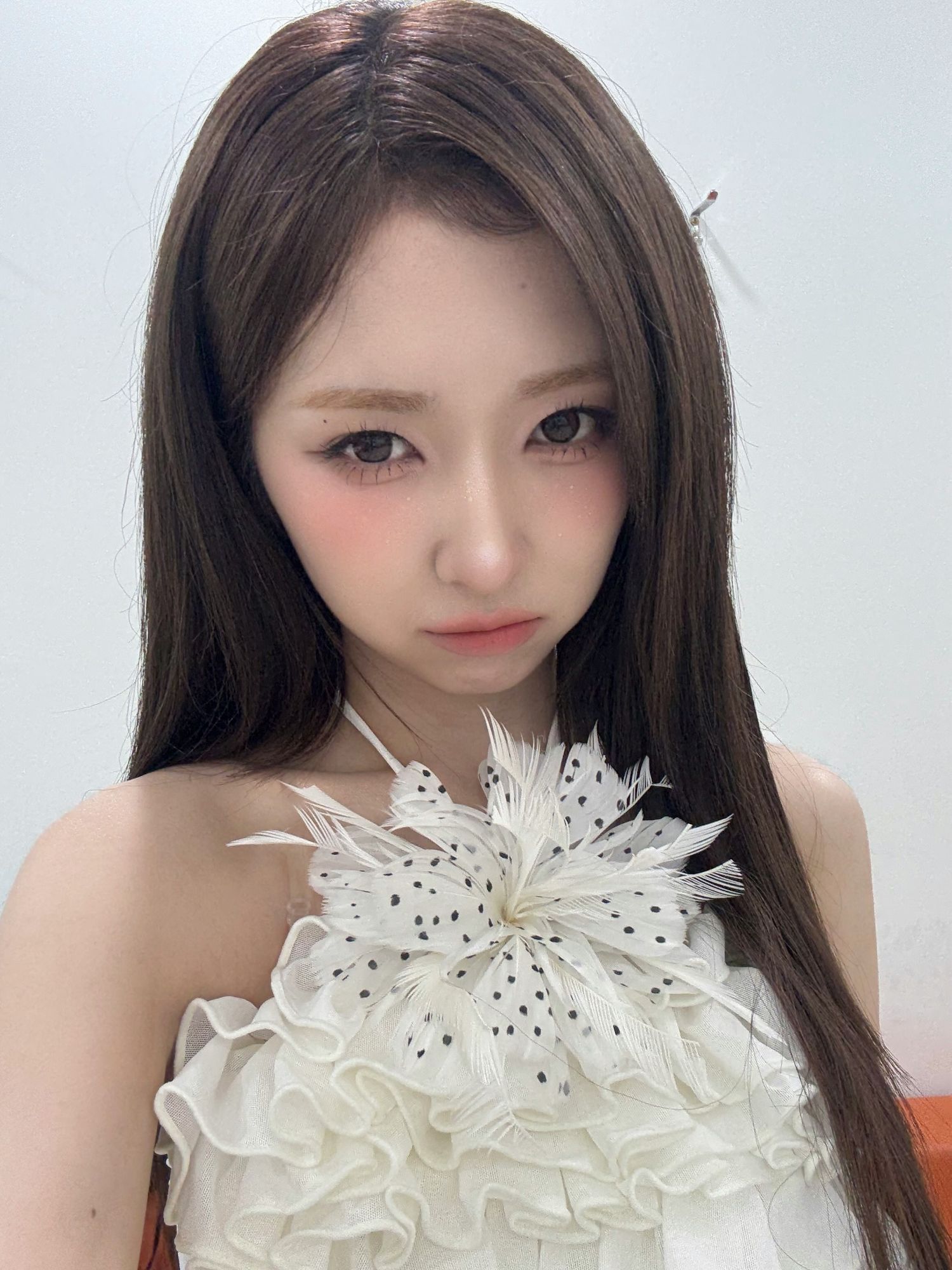 Behind-the-scenes cut of MiU (MADEIN)