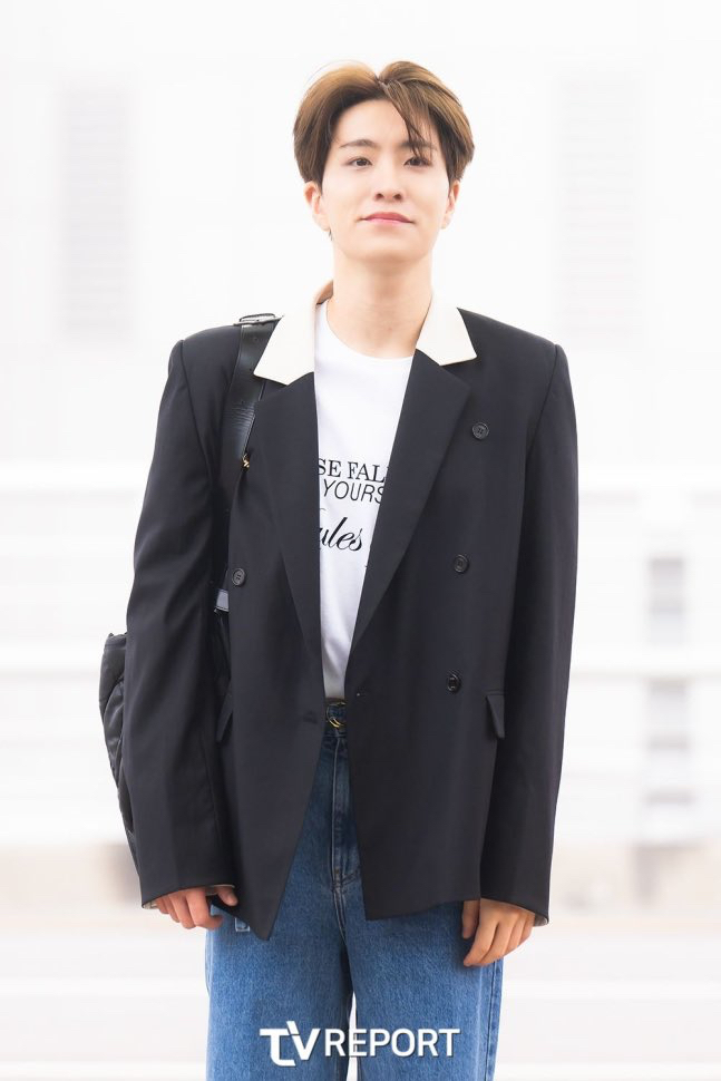 Behind-the-scenes cut of Youngjae (GOT7)