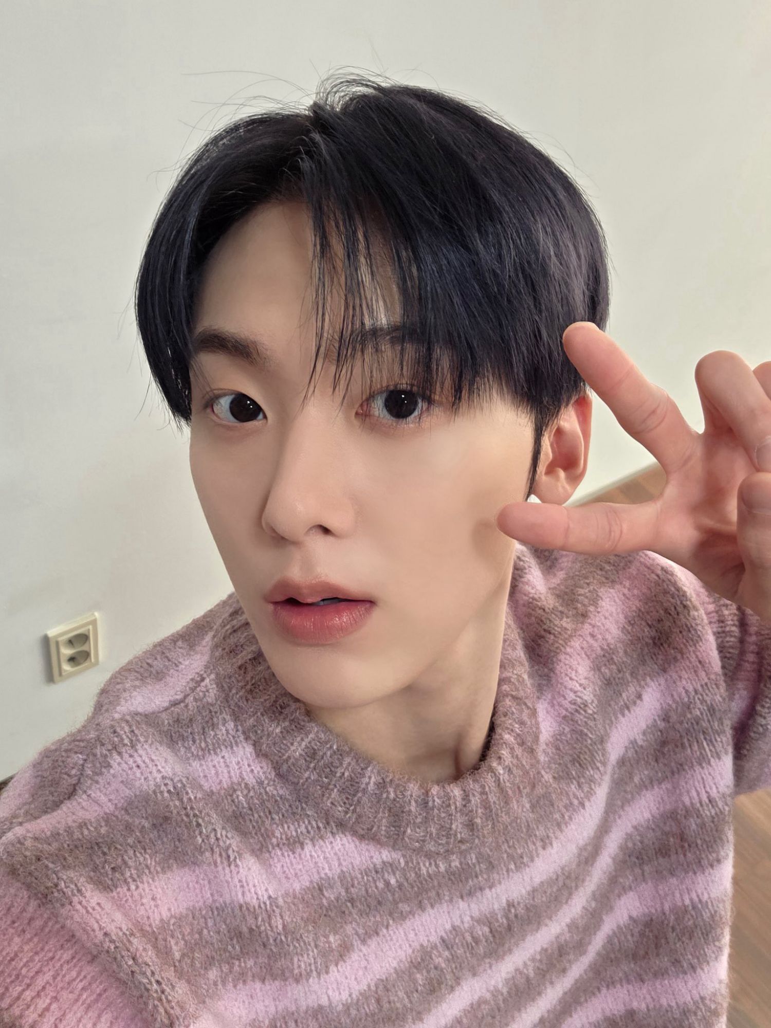 尹產賀 (ASTRO)的幕後花絮