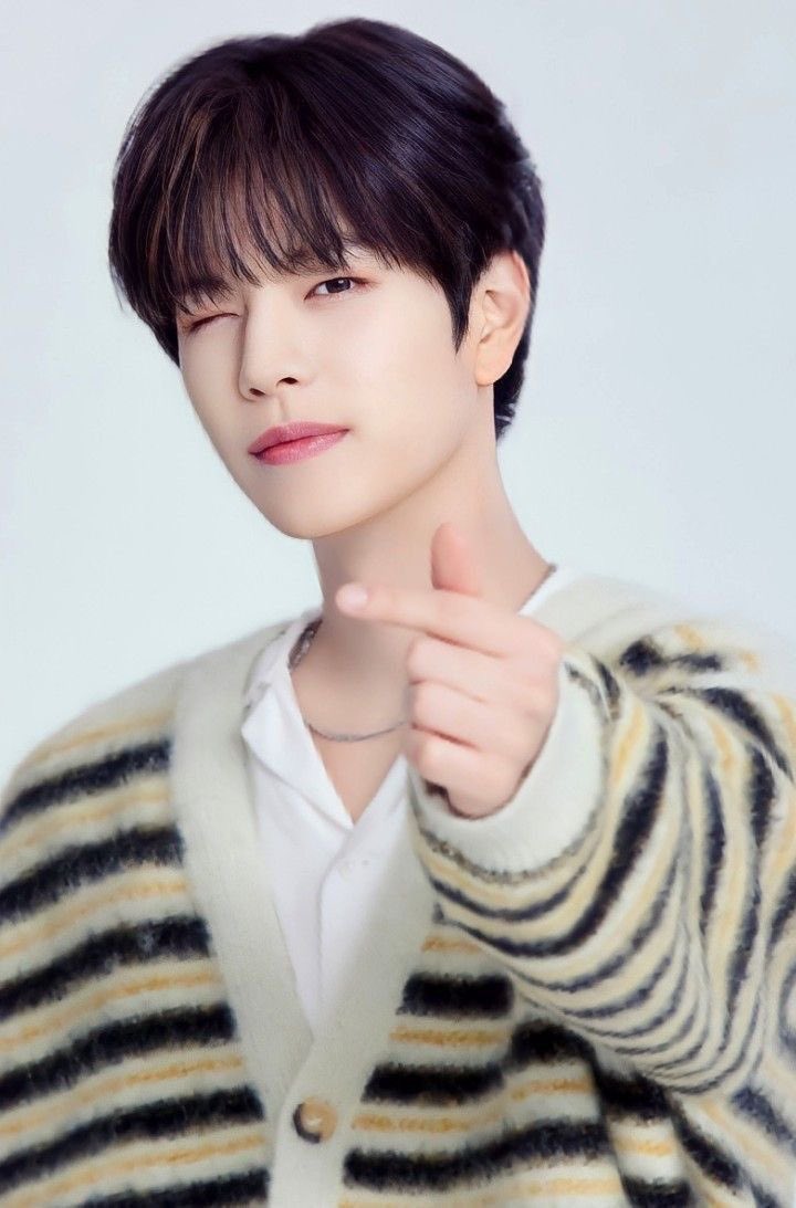 Behind-the-scenes cut of Seungmin (Stray Kids)