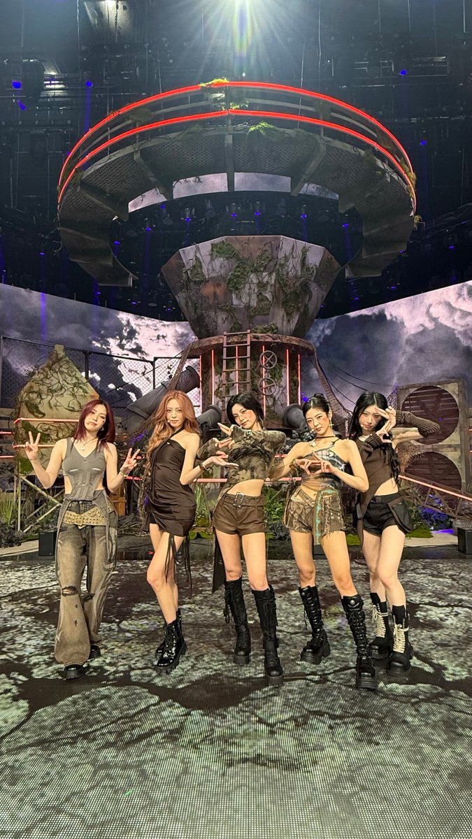Behind-the-scenes cut of ITZY