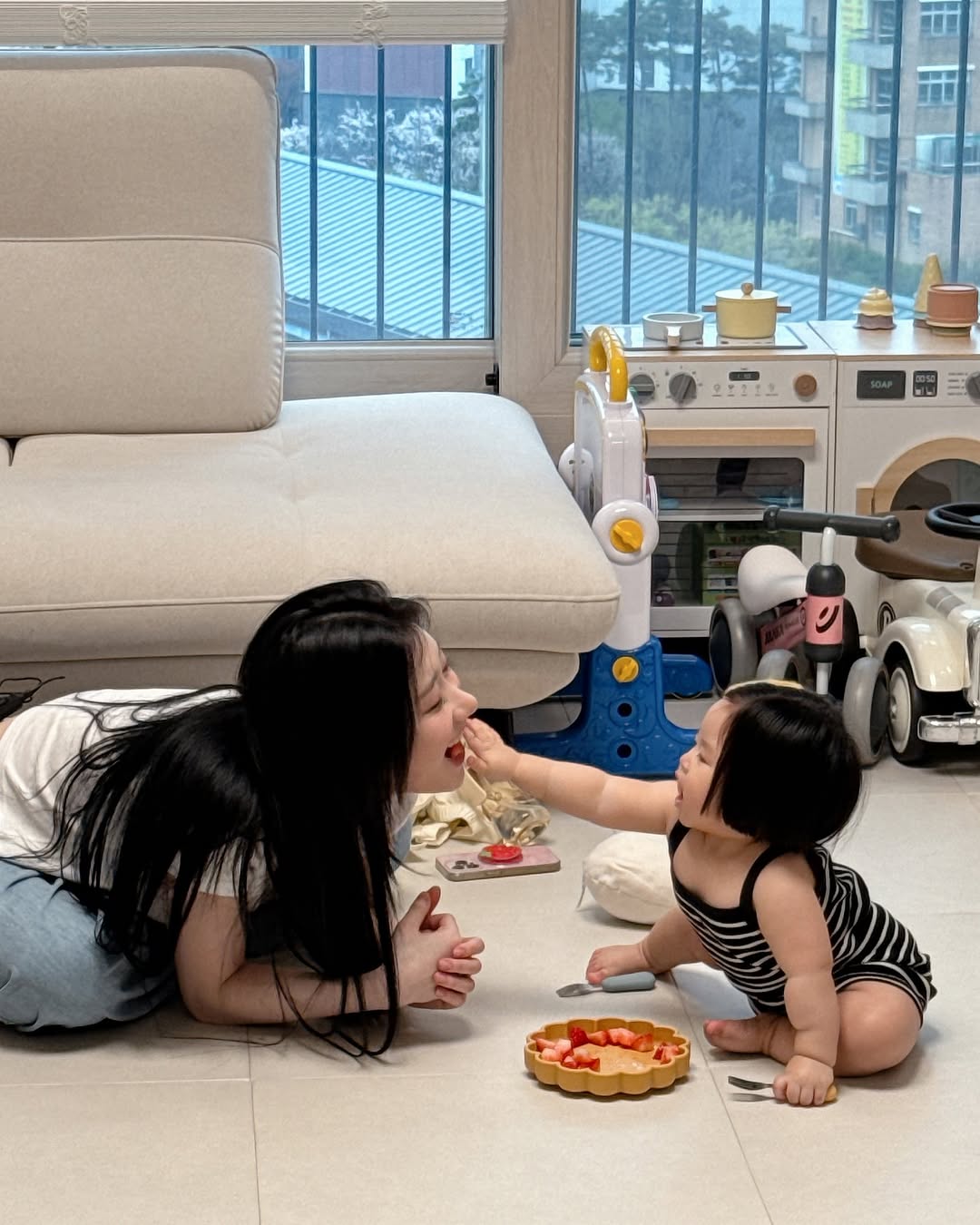 Recent activity shot of Chaeryeong (ITZY)