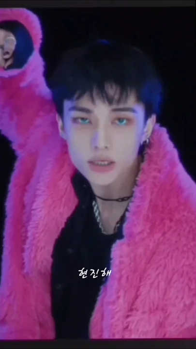 Fan-made special wallpaper for Hyunjin (Stray Kids)