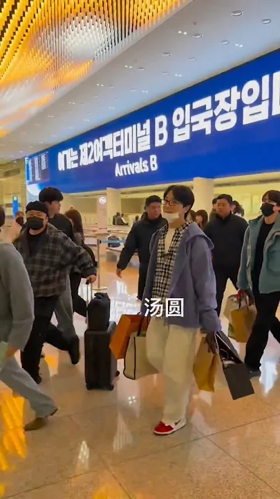 A moment captured by Leeteuk (Super Junior)'s fan