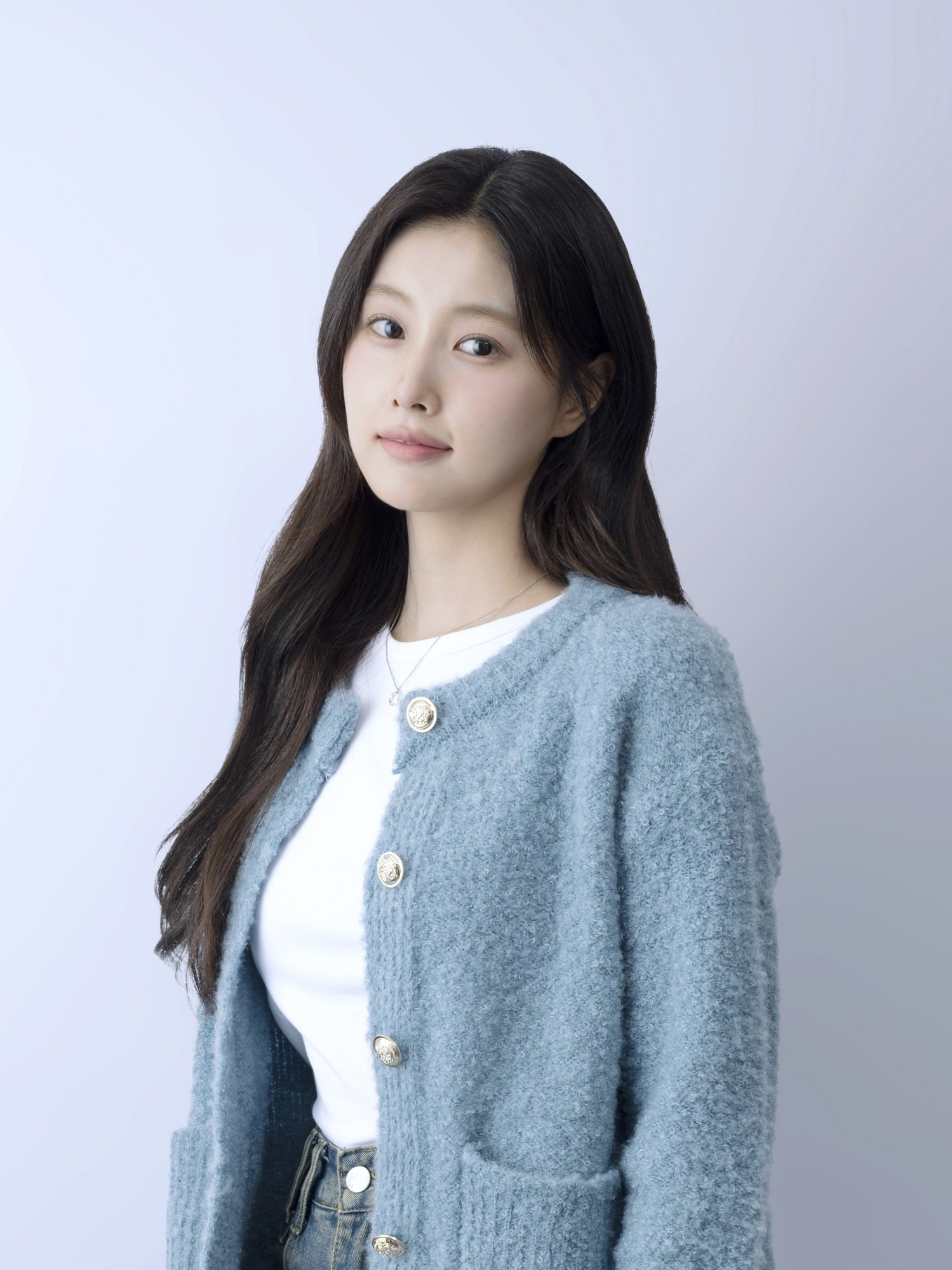 Recent activity shot of Kang Hyewon