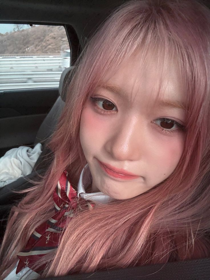 Recent activity shot of Leeseo (IVE)