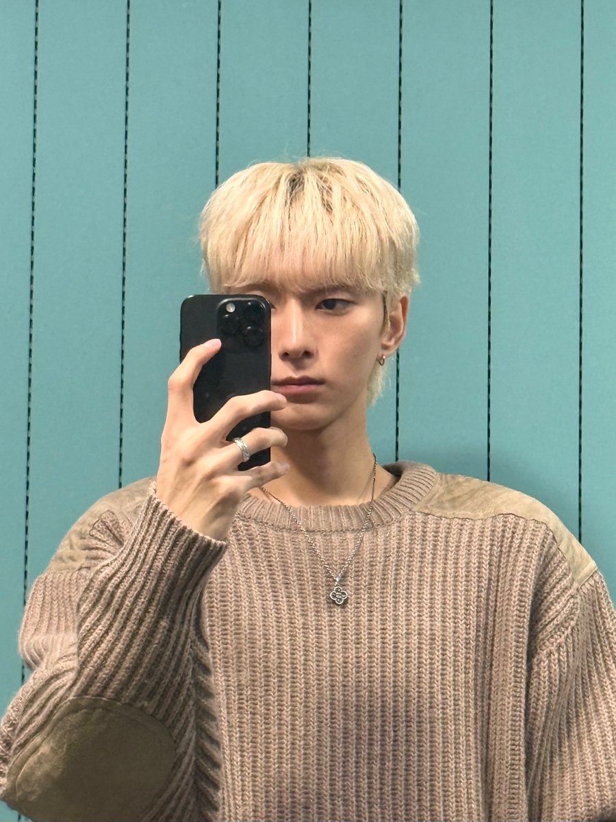 Recent activity shot of Xdinary Heroes