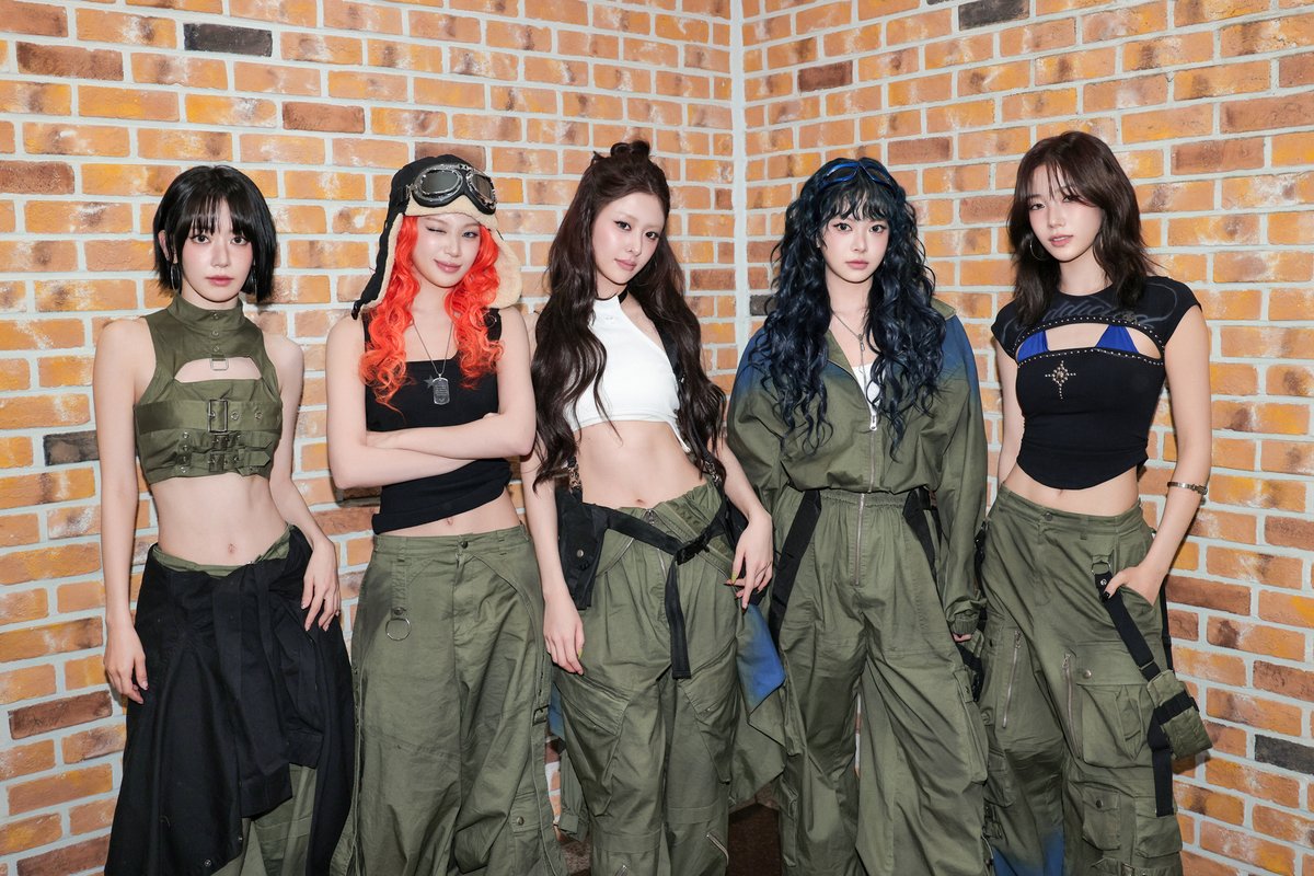 Latest photo of LE SSERAFIM