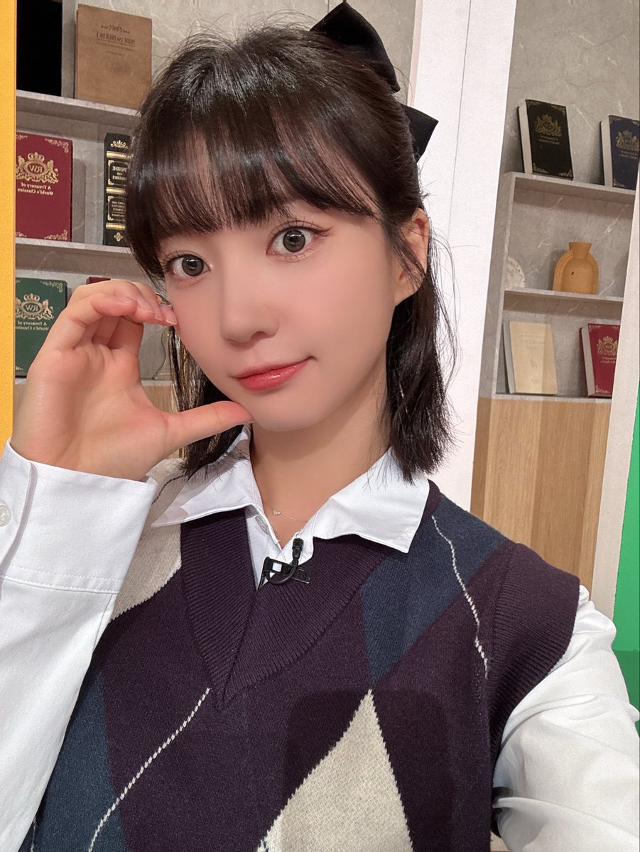 A moment captured by OH MY GIRL's fan