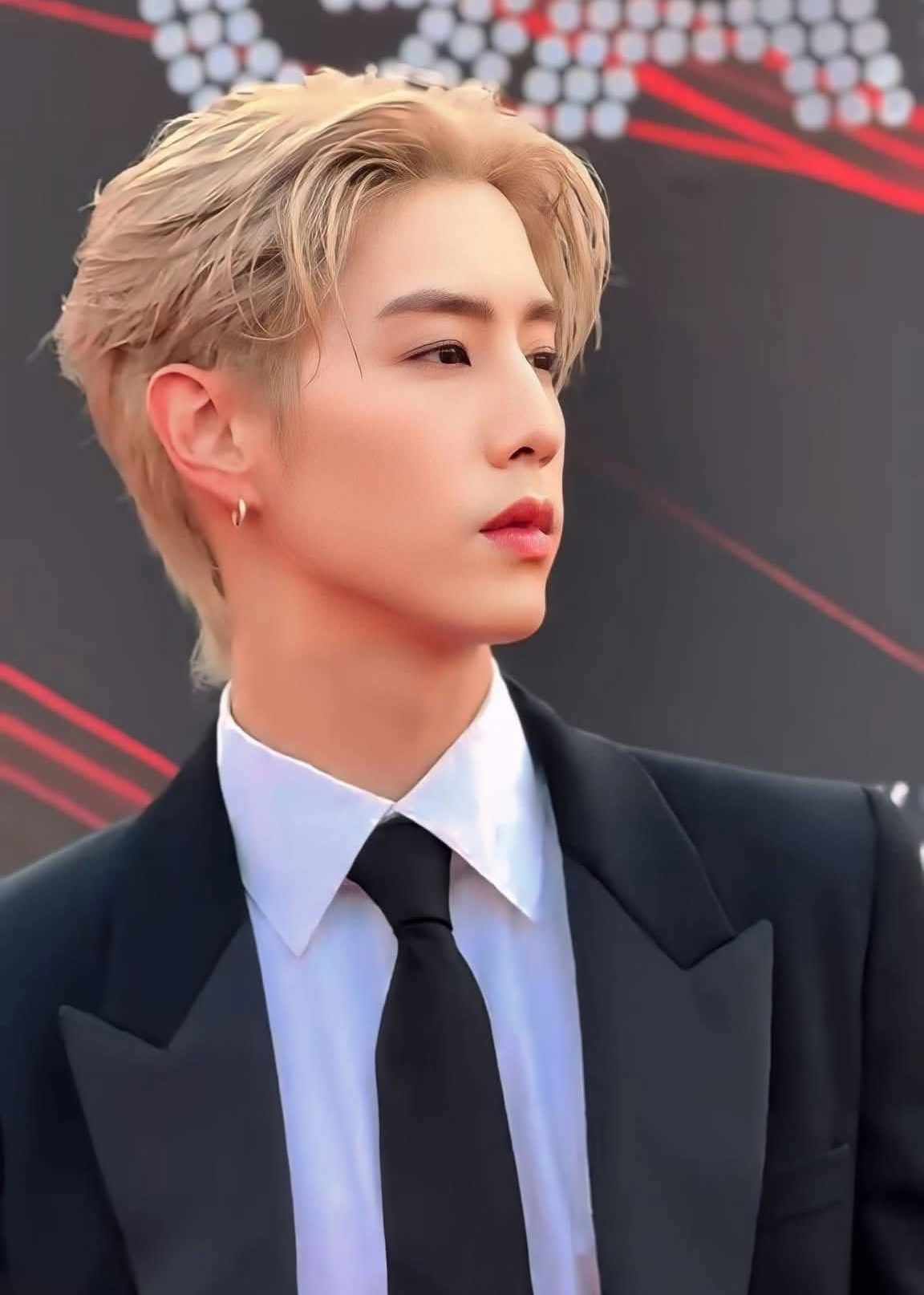 A moment captured by Mark (GOT7)'s fan