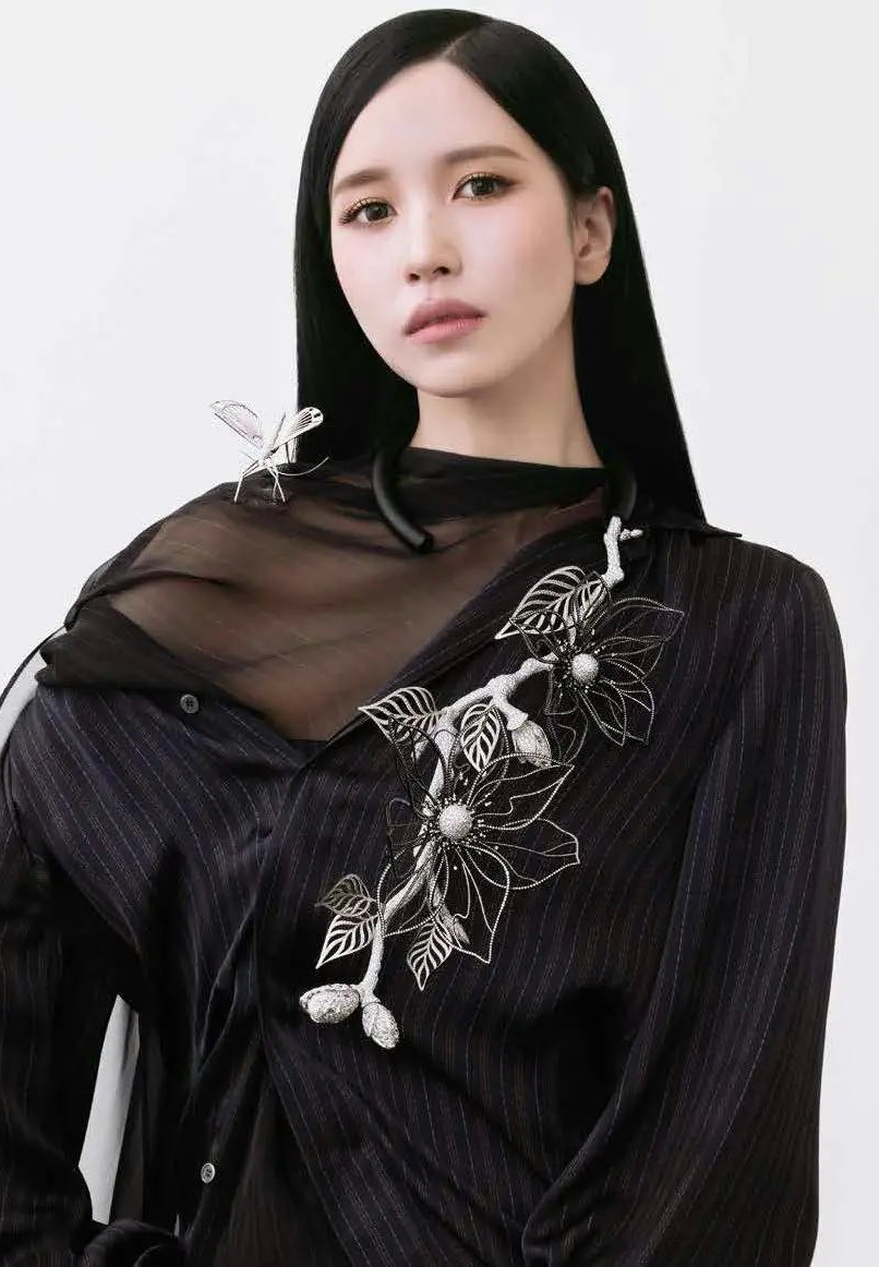 Latest photo of Mina (TWICE)