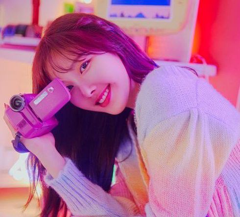 Latest photo of Nayun (MOMOLAND)