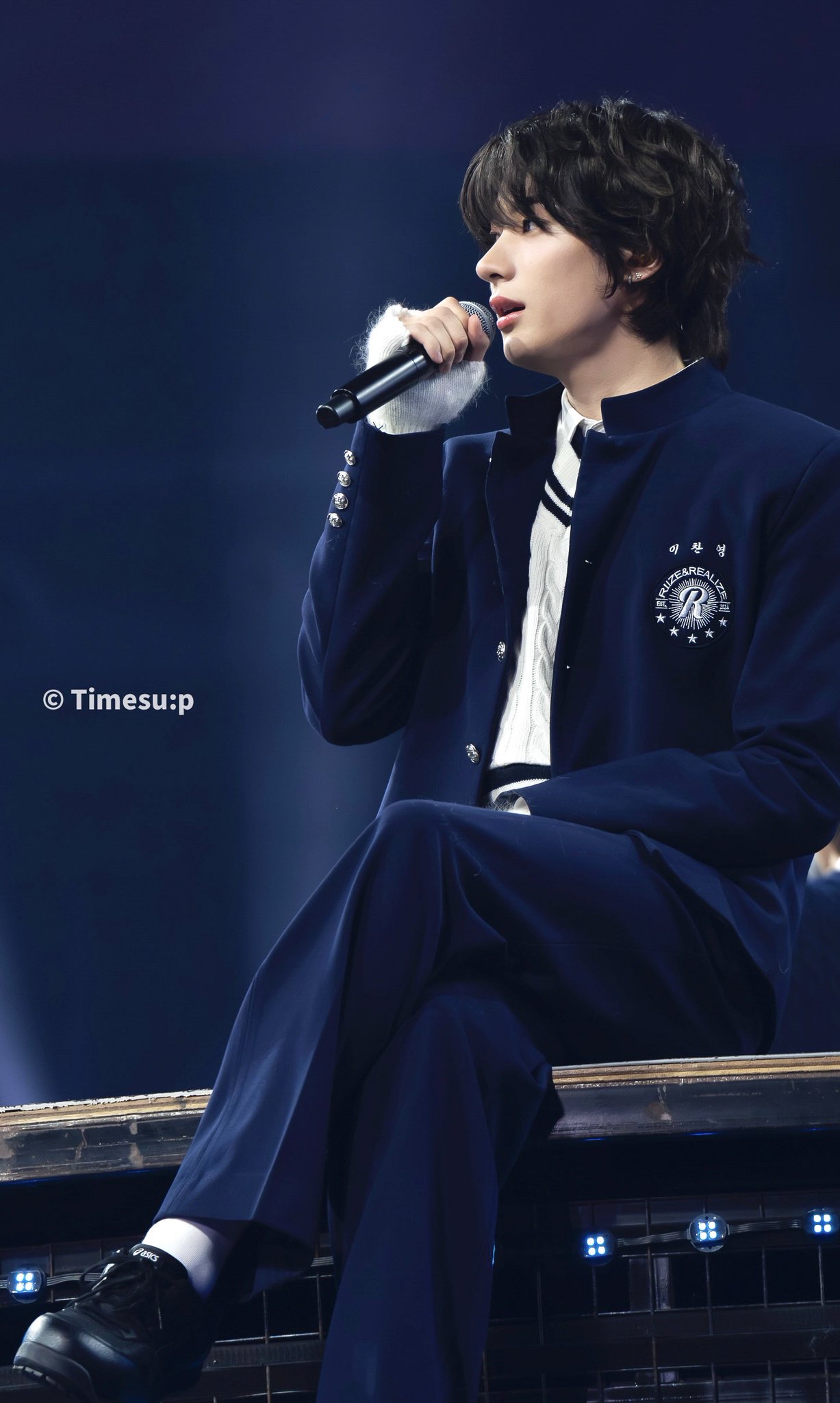 A heartfelt wallpaper shared by Anton (RIIZE)'s fans