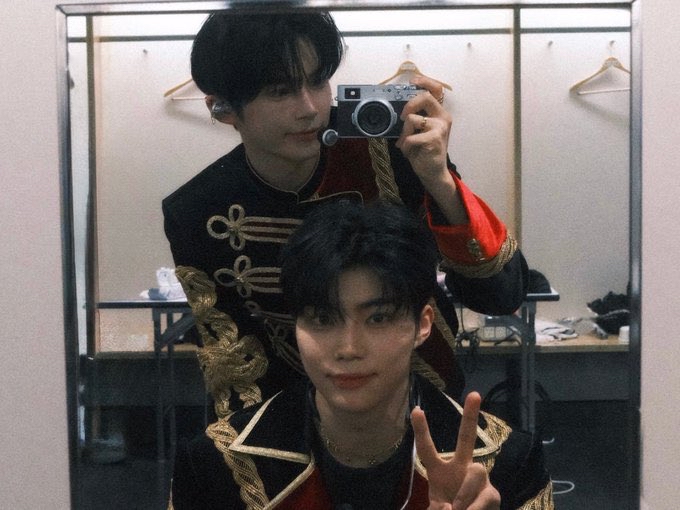 A moment captured by Park Gunwook (ZEROBASEONE)'s fan