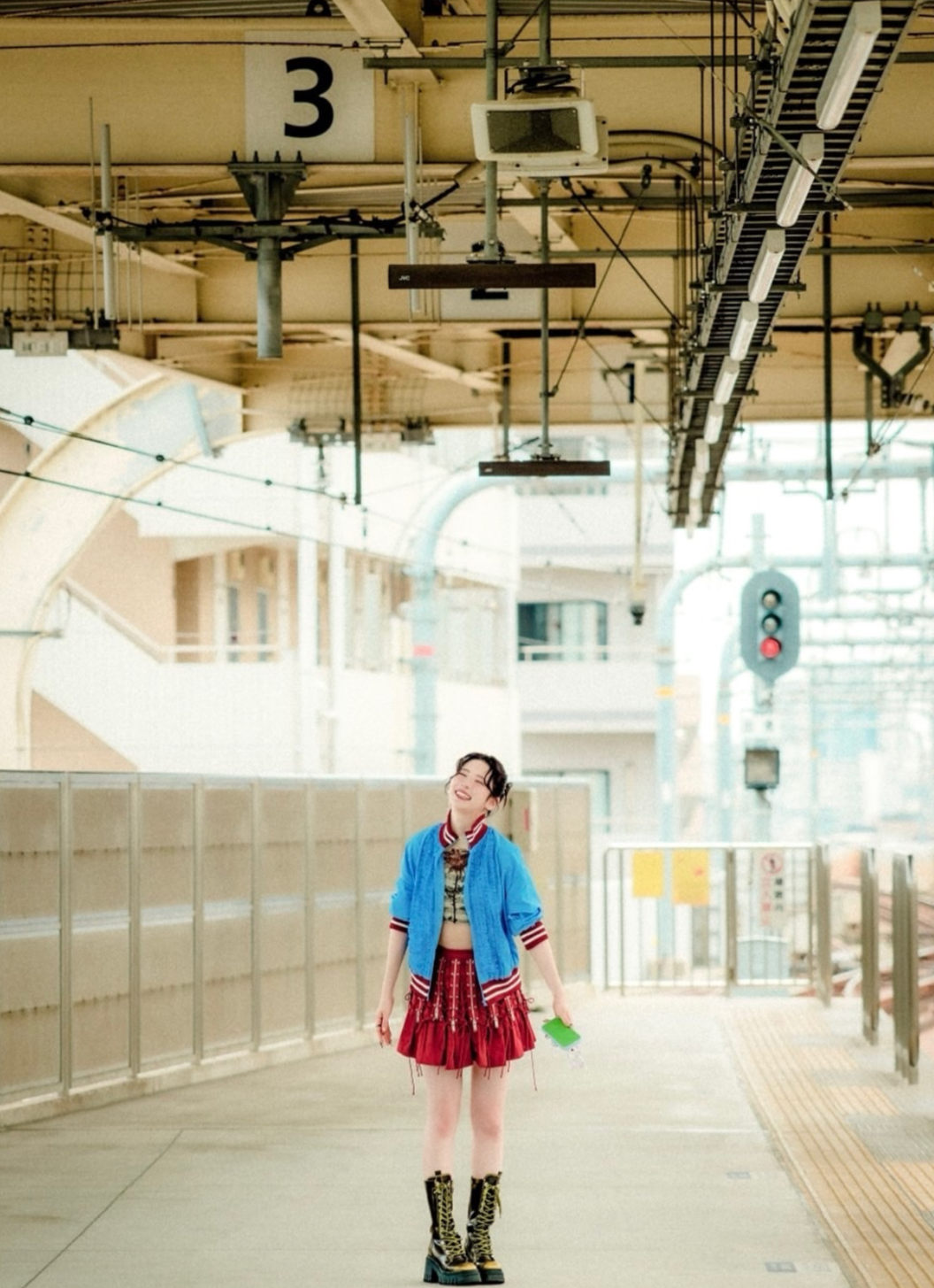 Behind-the-scenes cut of Maya (NiziU)