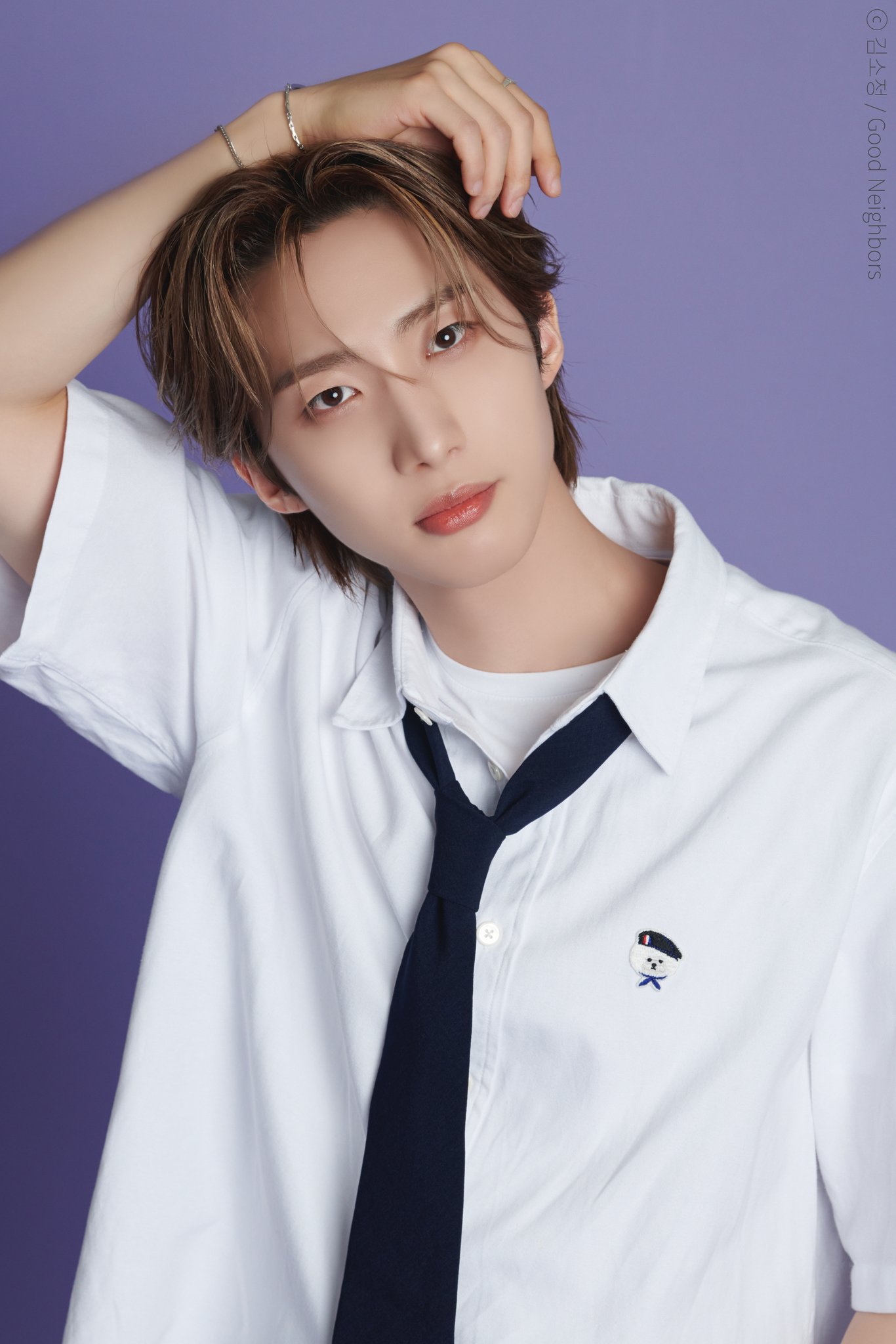Foto aktivitas terbaru Hui (PENTAGON)