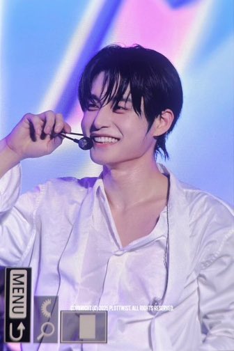 김지웅 (제로베이스원) 최근 활동샷