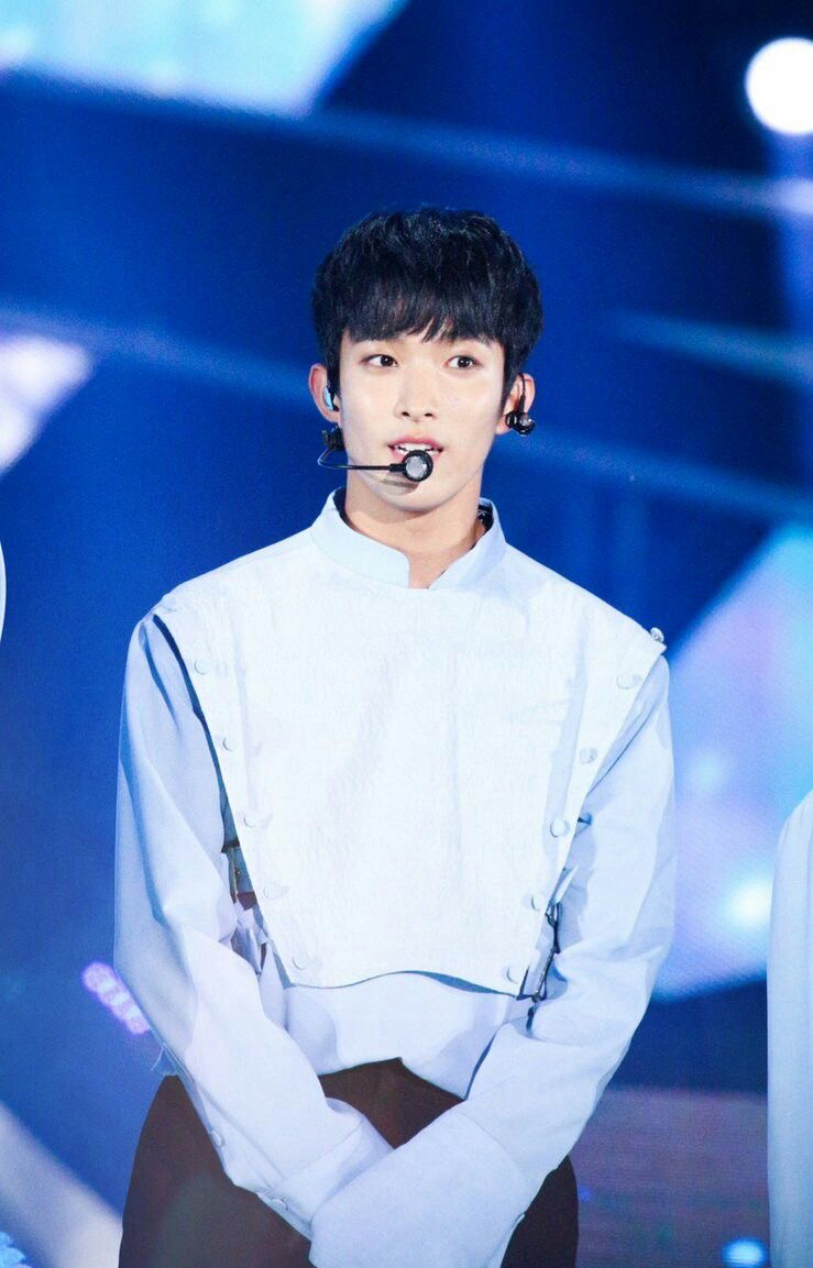 Behind-the-scenes cut of DK (SEVENTEEN)
