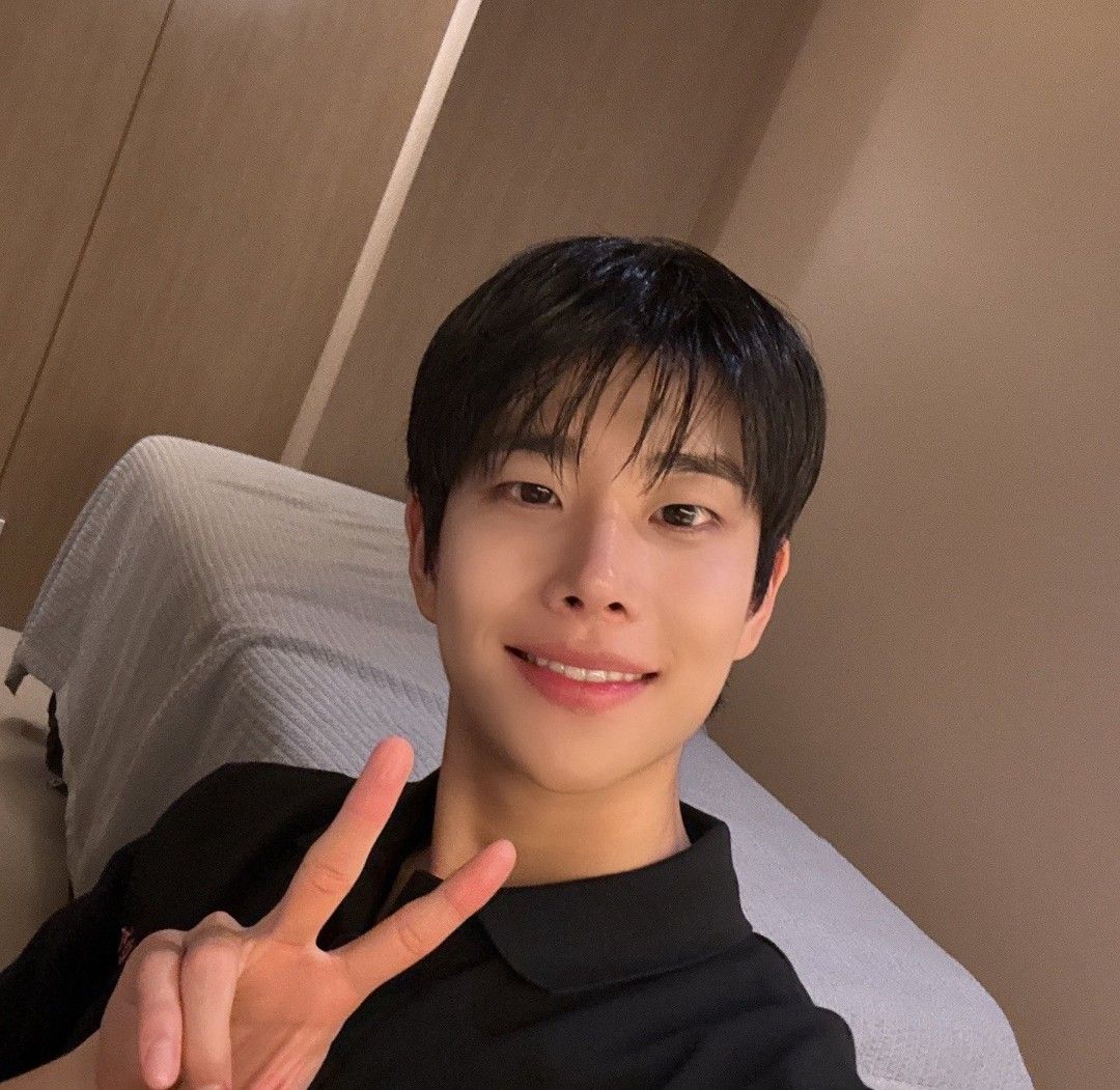 Latest photo of MJ (ASTRO)